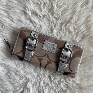 Coach - Large Accordion Zip Wallet